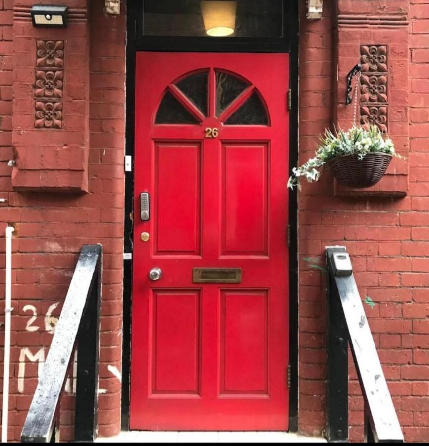 Single Room With Underbed 8 런던 외부 사진